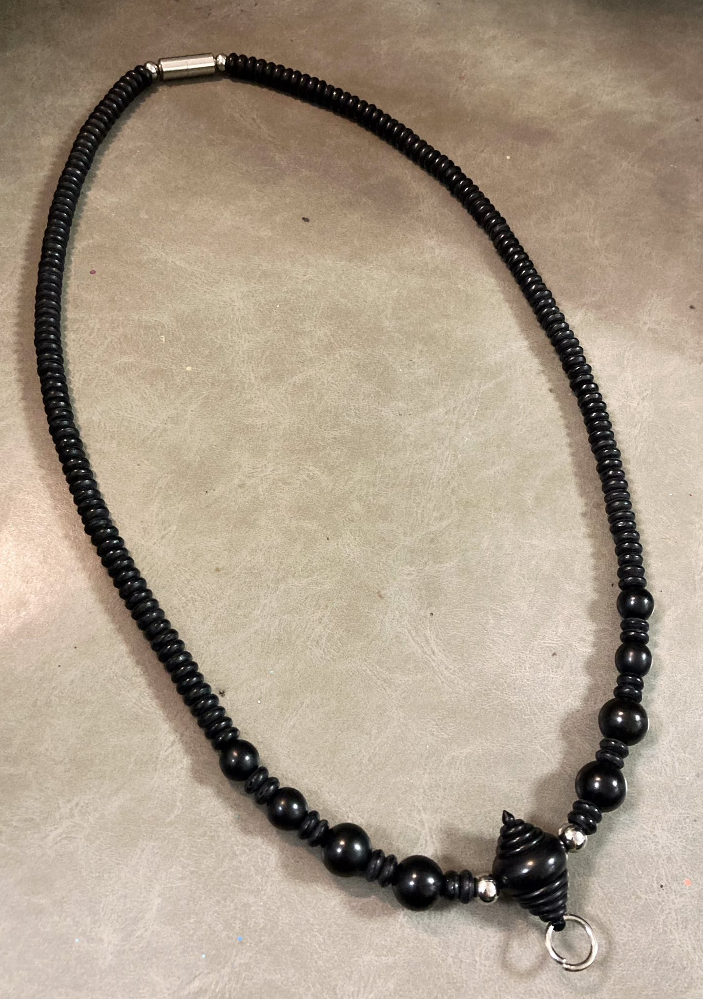 黑木珠單掛佛牌鏈